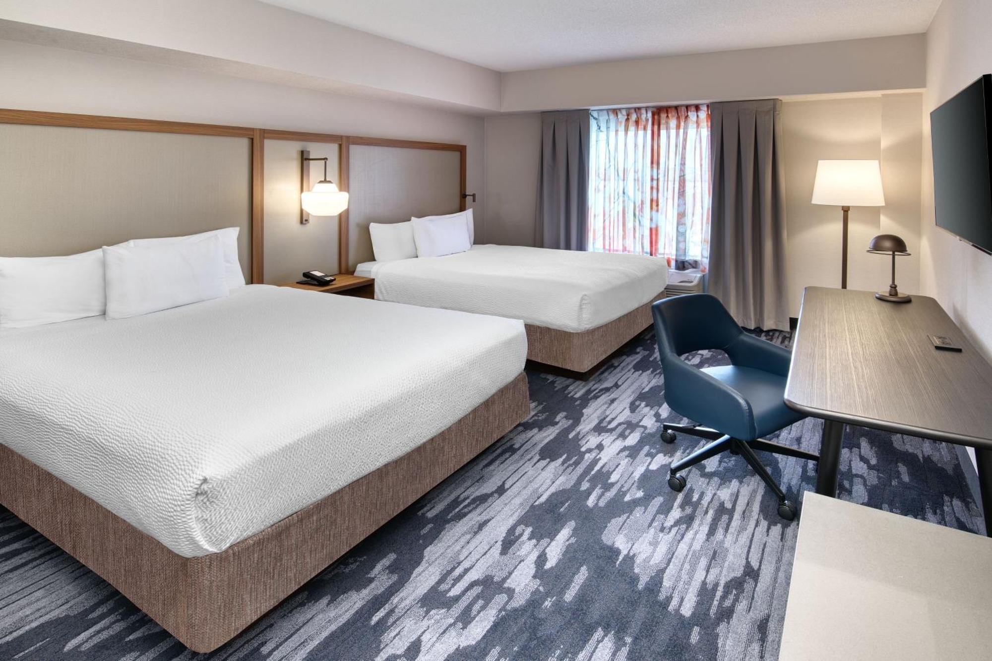 Hotel Fairfield & By Marriott Toronto Brampton