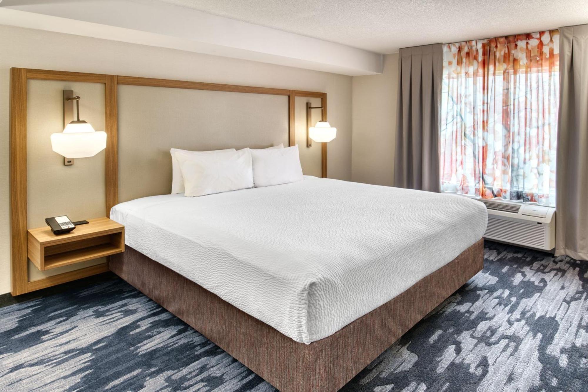 Fairfield & By Marriott Toronto Hotel 3*