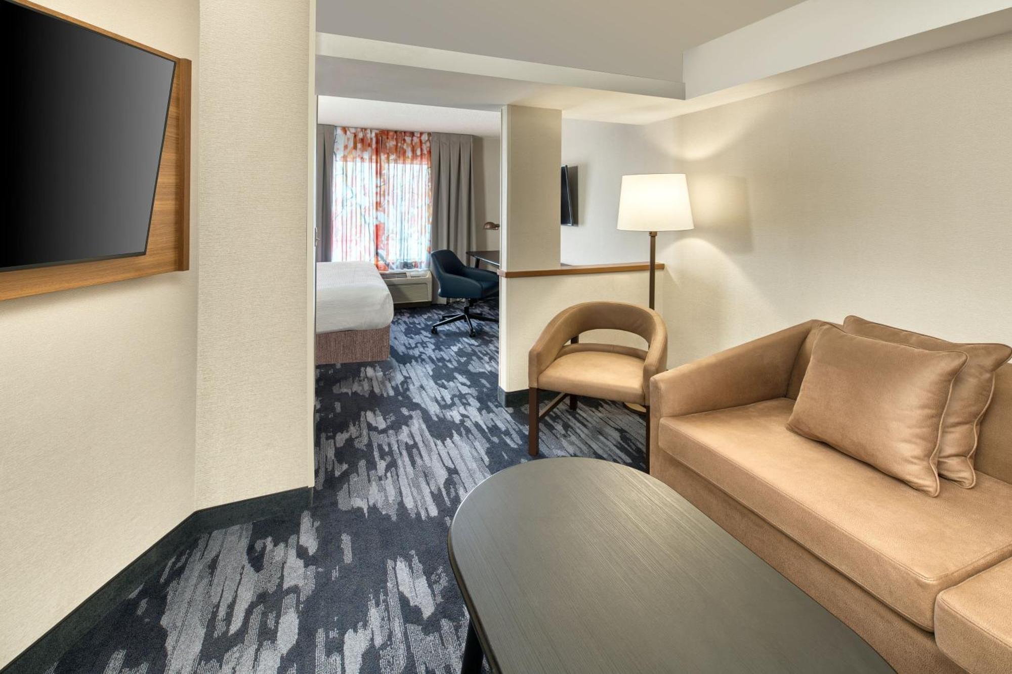 Fairfield & By Marriott Toronto Hotel Brampton