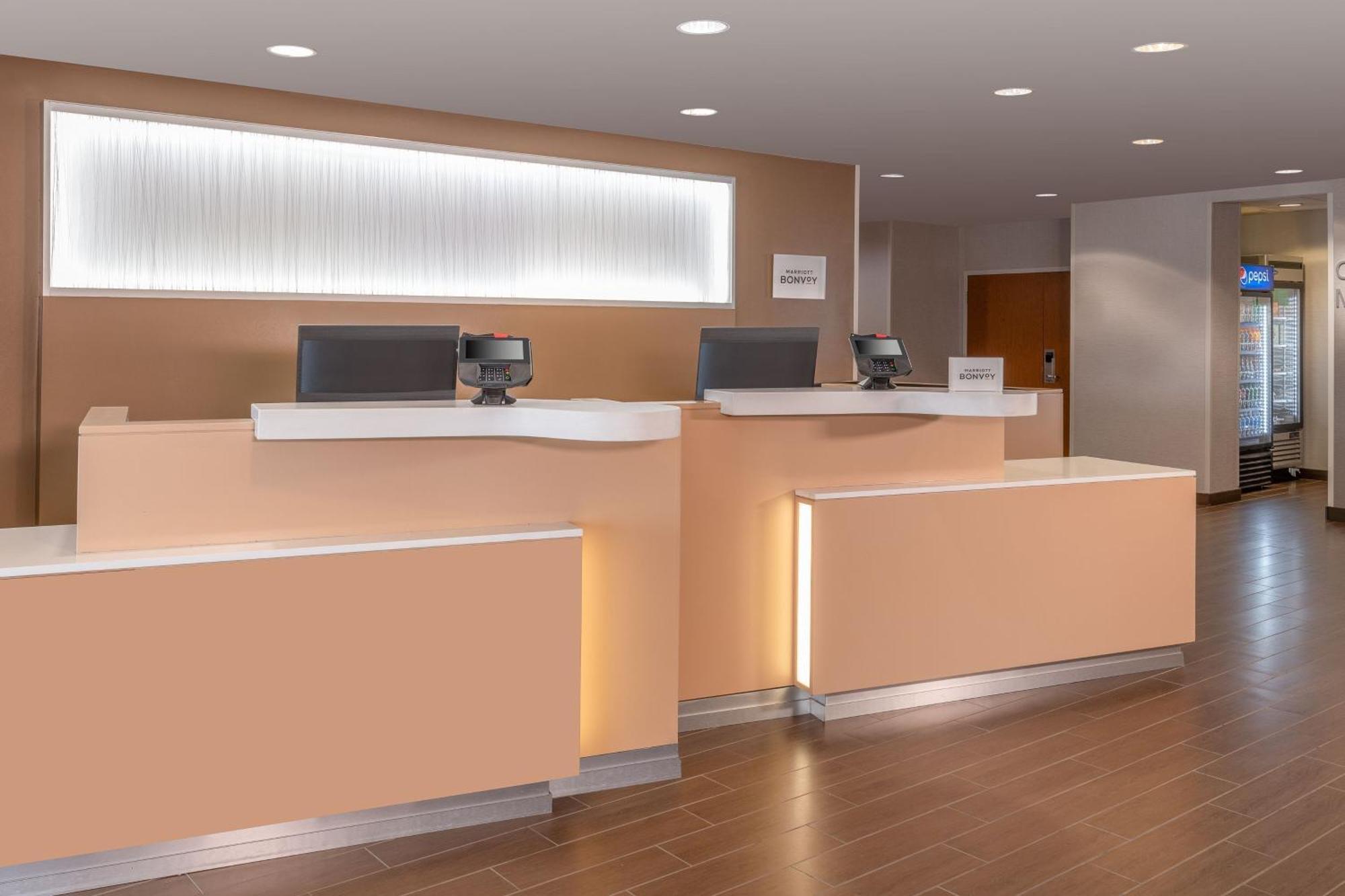 Fairfield & By Marriott Toronto Hotel