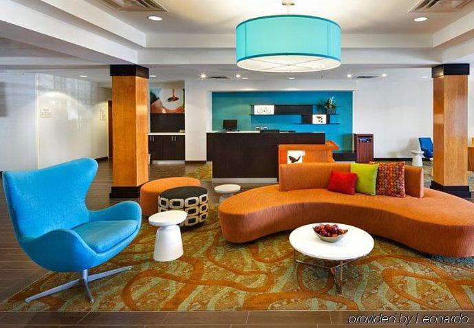 Hotel Fairfield & By Marriott Toronto 3*